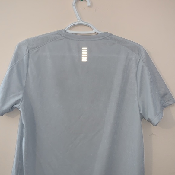 Under Armour- Speed Stride Graphic Short Sleeve Performance Shirt - Picture 6 of 6